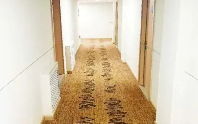 HanTing Hotel (Yanji Water Market)