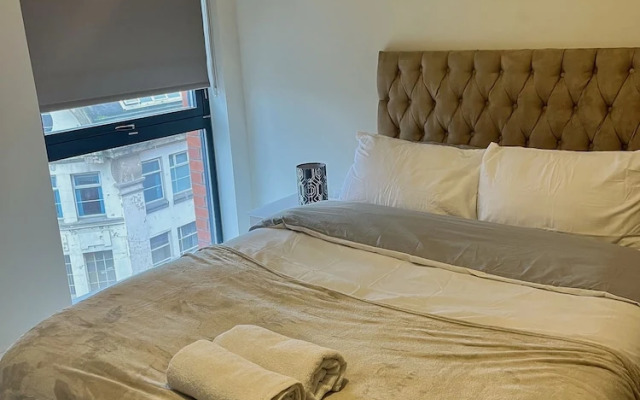 Stunning 2-bed Apartment in Salford