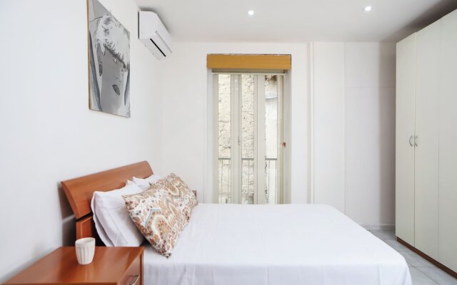 Napoli Centrale Budget Apartment