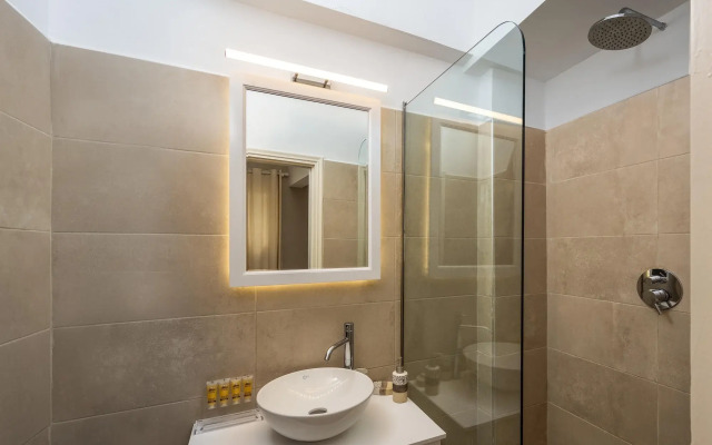 Maravelias Rooms