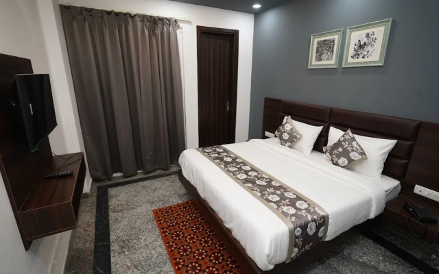 Posh Garden Inn