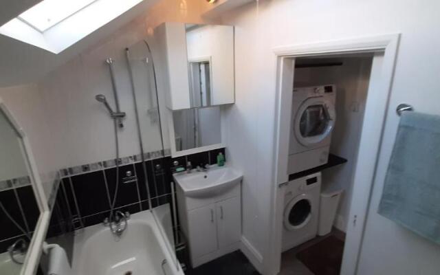 Grimsby-Cleethorpes Sleeps 7