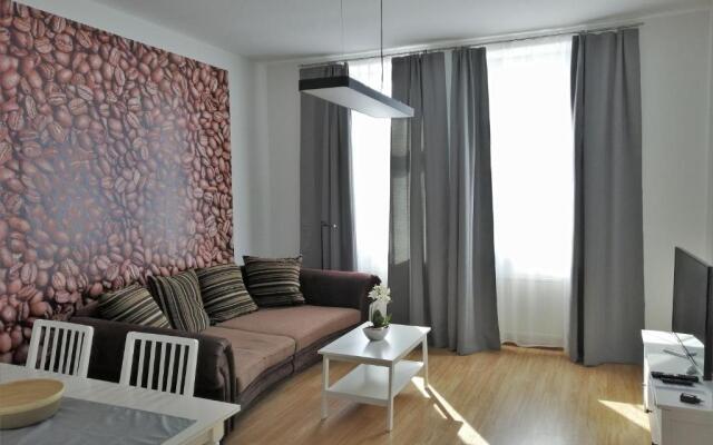 Devich Apartments 1614