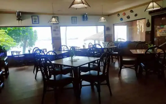 Hotel Pantai Merak