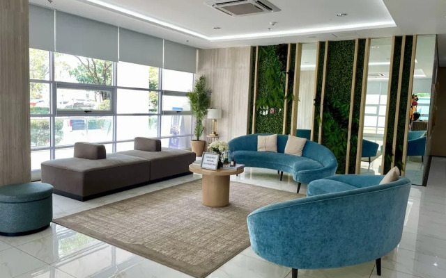 The Loop Condotel
