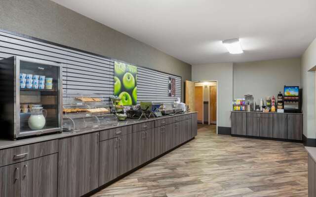 La Quinta Inn & Suites by Wyndham Fairbanks Airport
