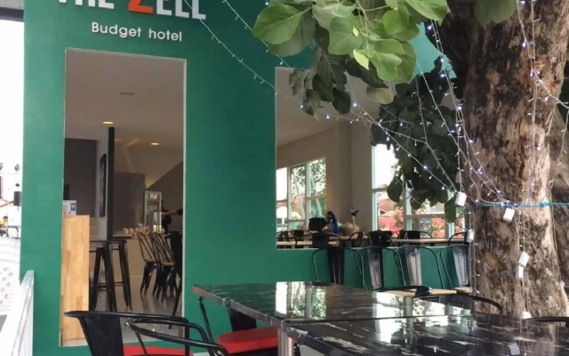 The Zell Budget Hotel Buriam