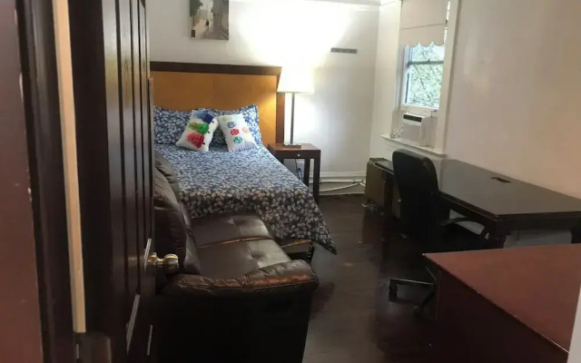 West Broadway guesthouse