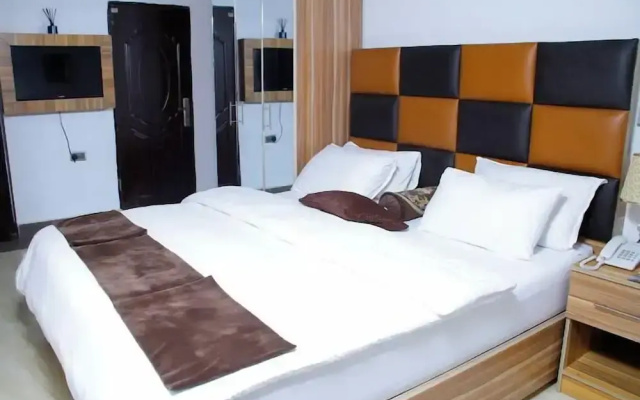 Ugwis Hotel and Suites