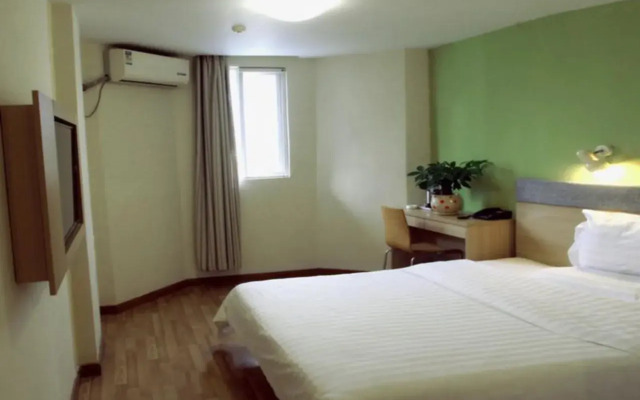 7 Days Premium Shenzhen Luohu Dongmen Branch