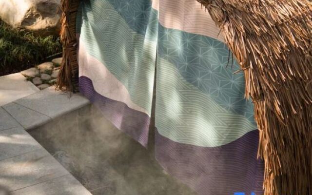 Wuyi Huakaishengdu Hot Spring Resort Hotel