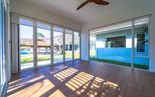 Luxury 7 Bedroom Pool Villa - WL67