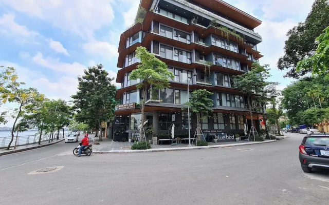 Moon West Lake Residence