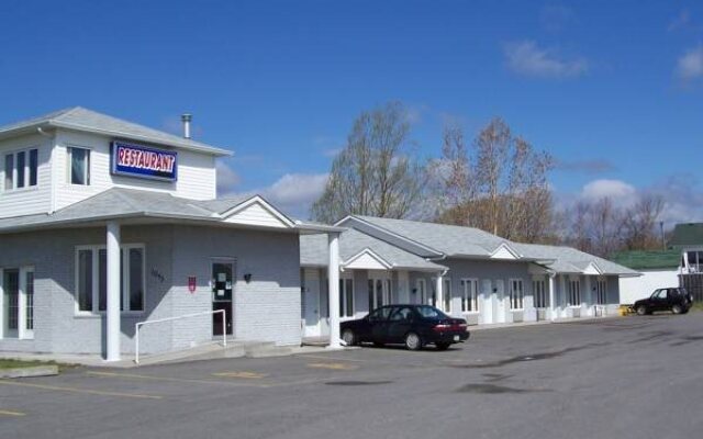 The Auberge du Ruisseau Motel