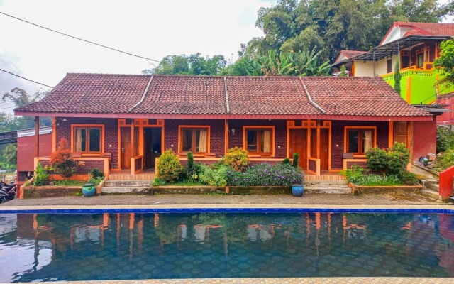 Villa Kampoeng City Pacet RedPartner