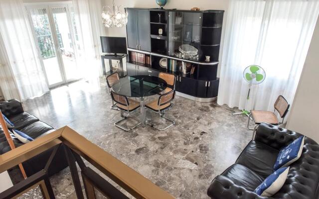 N235 - Numana, ampio appartamento con terrazzo vista mare
