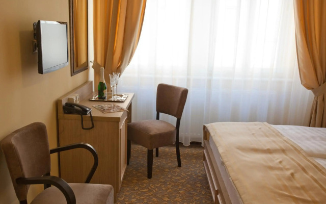 Barokk Hotel Promenád Gyor