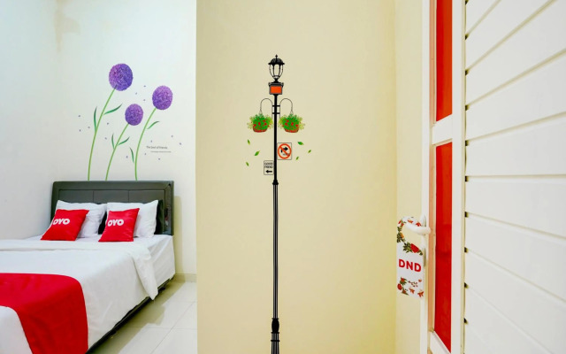 OYO 90173 Innapp Tenggilis Family Residence