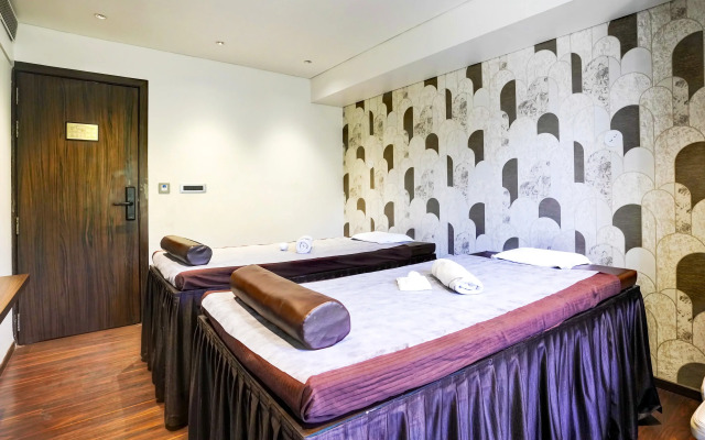 Palette Magarpatta City formerly Emerald Guestimony