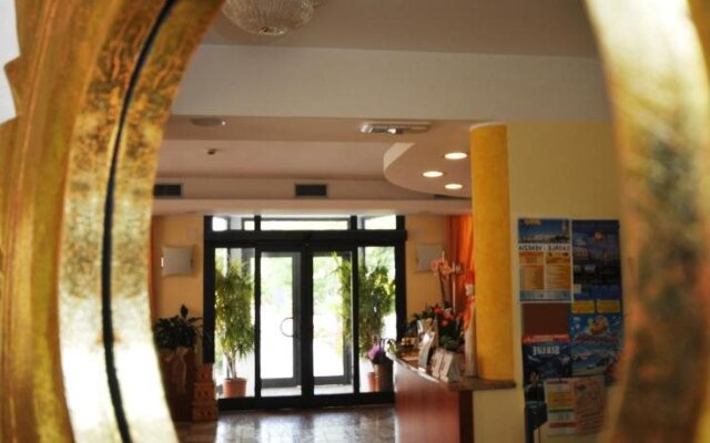 Hotel Crystal