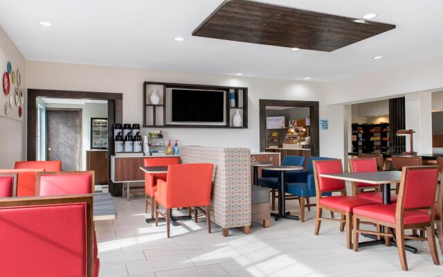 Holiday Inn Express Hotel & Suites Harrison by IHG