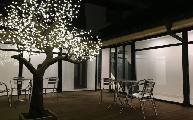 Hwadam Inn - Hostel