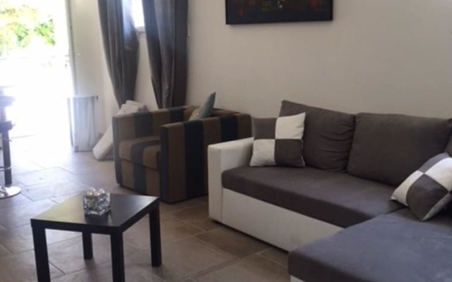 Apartment With one Bedroom in Connaux, With Pool Access, Enclosed Gard
