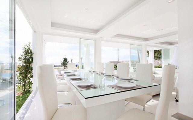 Luxury 5 Star Beach Villa 8 Bedrooms