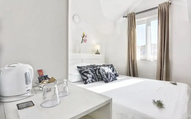 Boutique Rooms - With Pool - 8 - R302