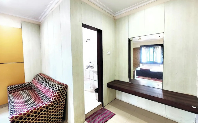 Hotel S S Puri Near Tempal