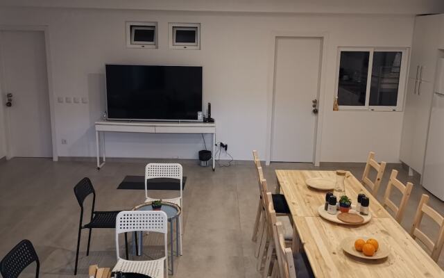 "room in Guest Room - Caparic Poshtel An Luxury And Posh Style Hostel."