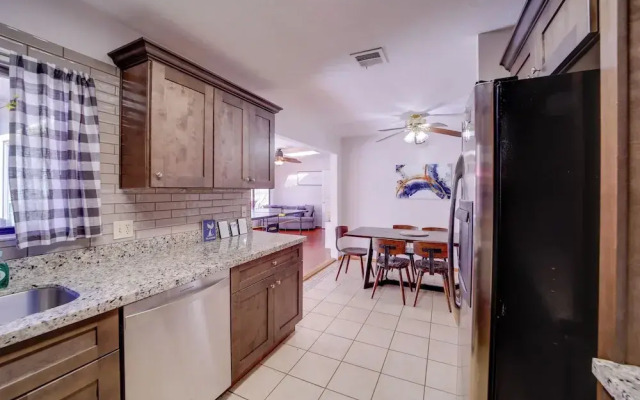 2 Mi to Whiskey Row: Tranquil Getaway w/ Deck!