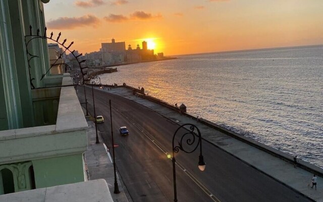 Residencia Vista Real