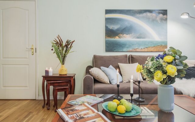 Апартаменты GM в Старопименовском пер., 16