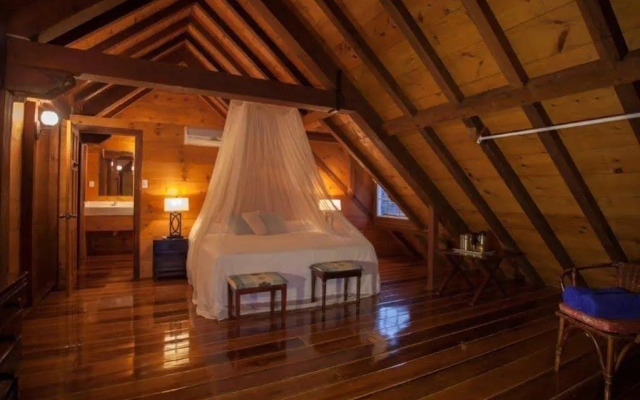 Admiral's Inn and Gunpowder Suites