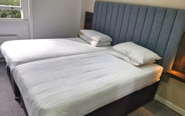Garden Court Hotel