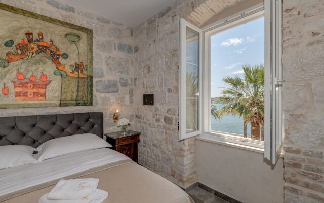 Grand Promenade Suite - Tale Of The Sea