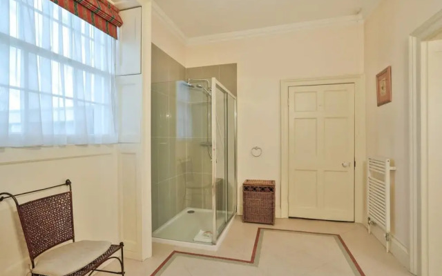 Spacious House in Marylebone [VR]