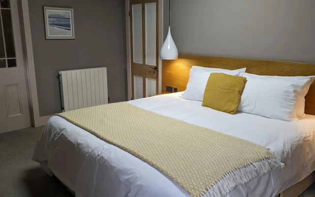Spacious Penthouse Apartment in Merthyr Tydfil