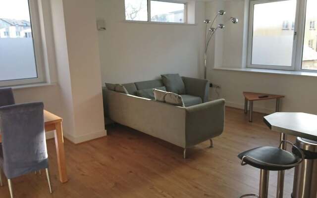 High 5 Apartment