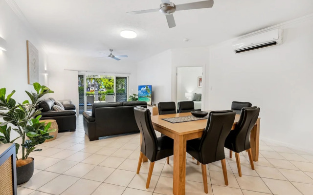 Spacious 3-beds w Direct Access to Pool