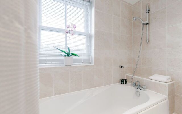 Roomspace Apartments -Sandfield Court