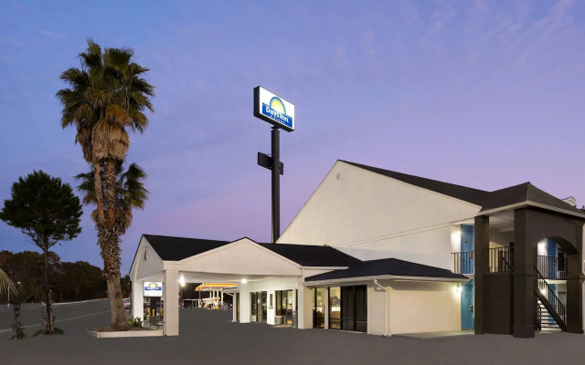 Days Inn by Wyndham Hardeeville Near Hilton Head
