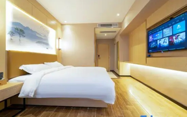 Mingxuan Business Hotel (Zhangzhou Ancient Town RT-Mart Store)