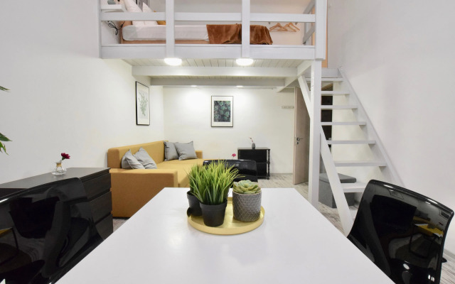 Robinia Apartment