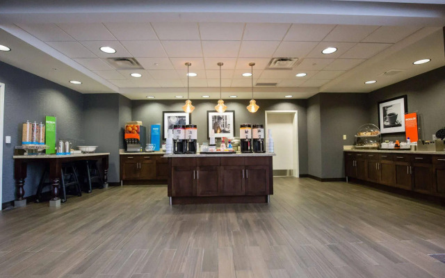 Hampton Inn & Suites Pittsburgh/Harmarville