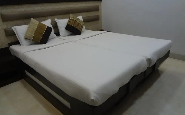 Room Maangta 136 @ CST