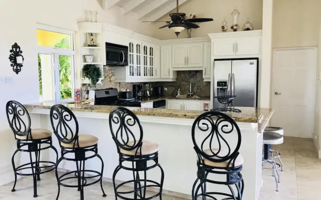Remarkable 3-bed Villa in Christ Church
