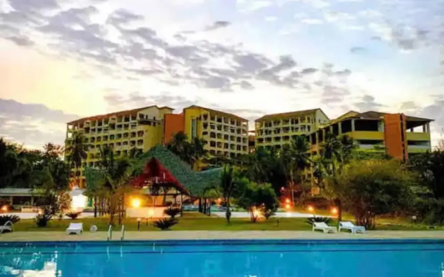 Golden Sun Beach Apartments