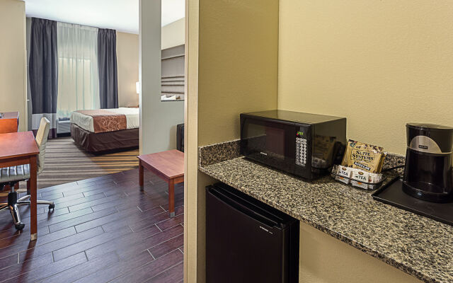 Comfort Suites near Tanger Outlet Mall